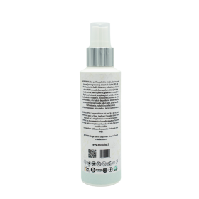 CBD product: CBD exfoliating facial cleanser - ÉTERNEL CBD